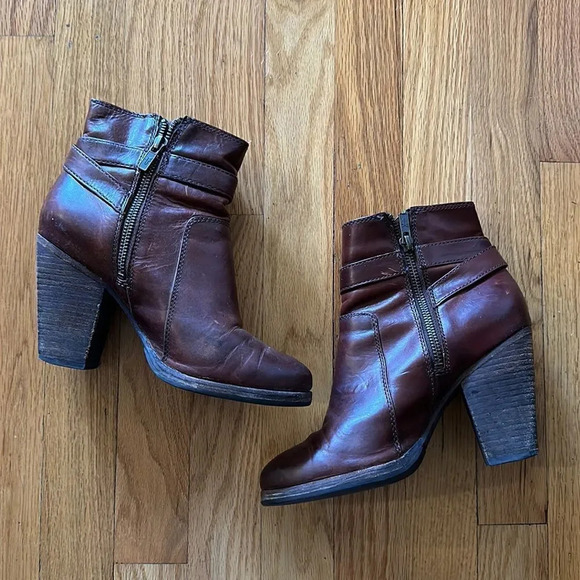 Frye sz 7 Patty Riding Bootie in cognac brown color good pre owned wear shown - Picture 2 of 9